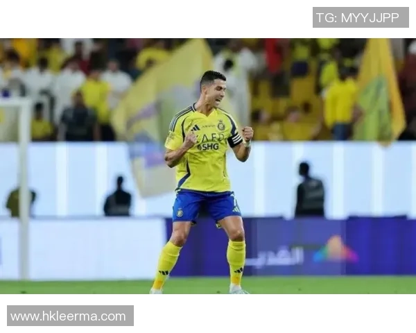 波兰足球天才领袖：从绿茵场到全球瞩目的帅气明星之路